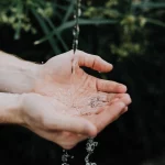 Boire de l'eau en Guadeloupe